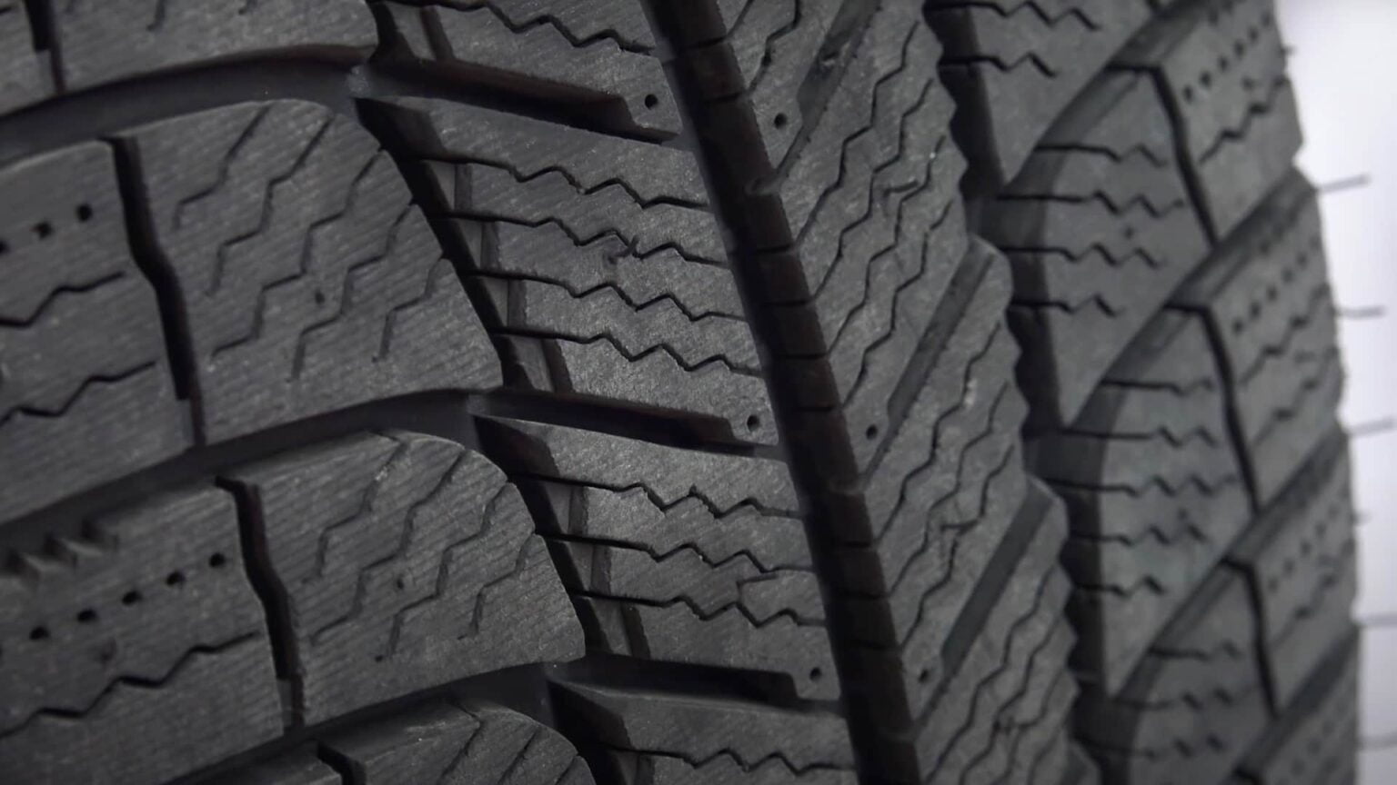 Loud Tire Noise at Highway Speeds: Causes and Fixes - Tire Crunch