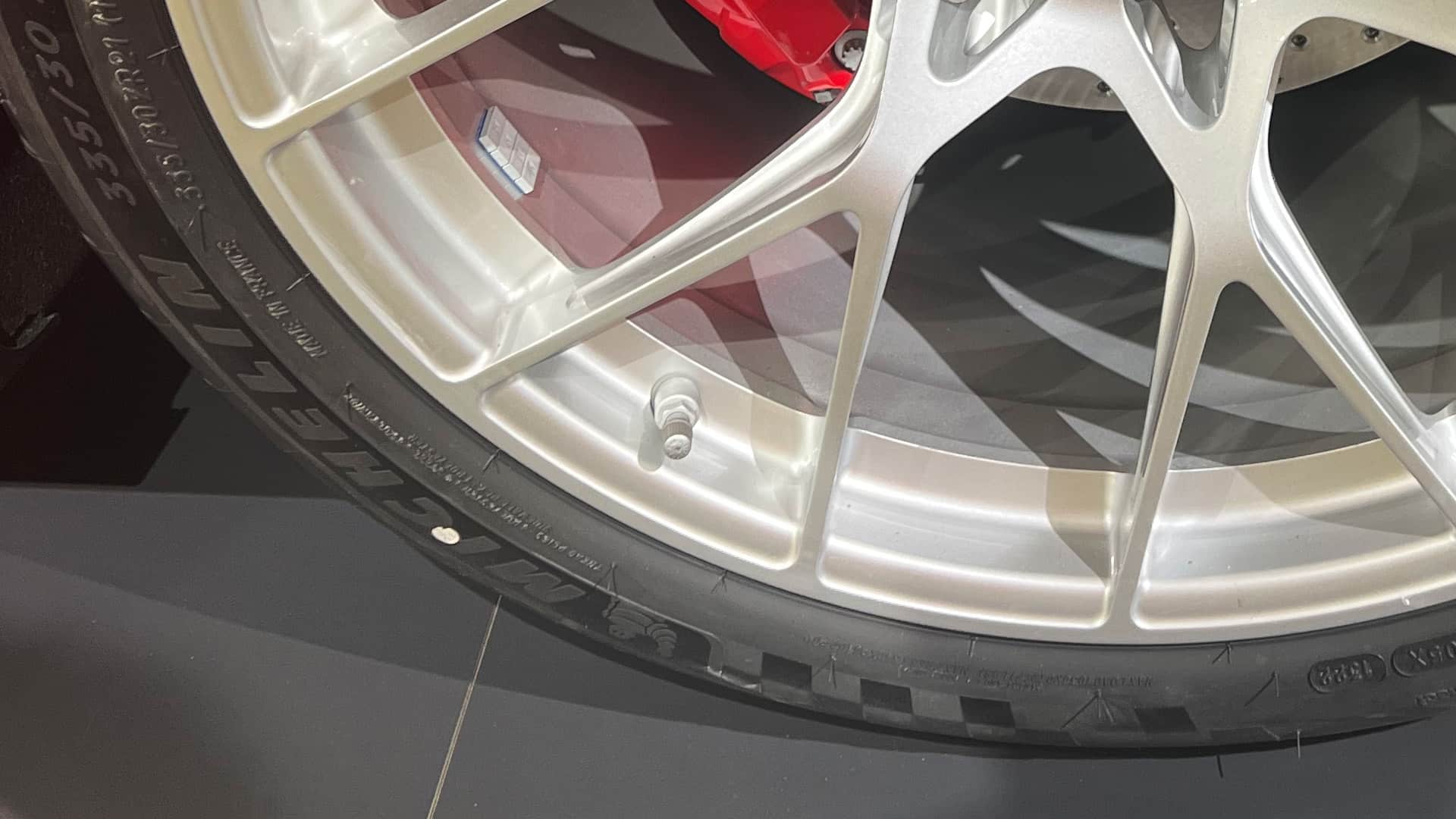 Metal Valve Stems Vs Rubber Exploring the Pros and Cons Tire Crunch