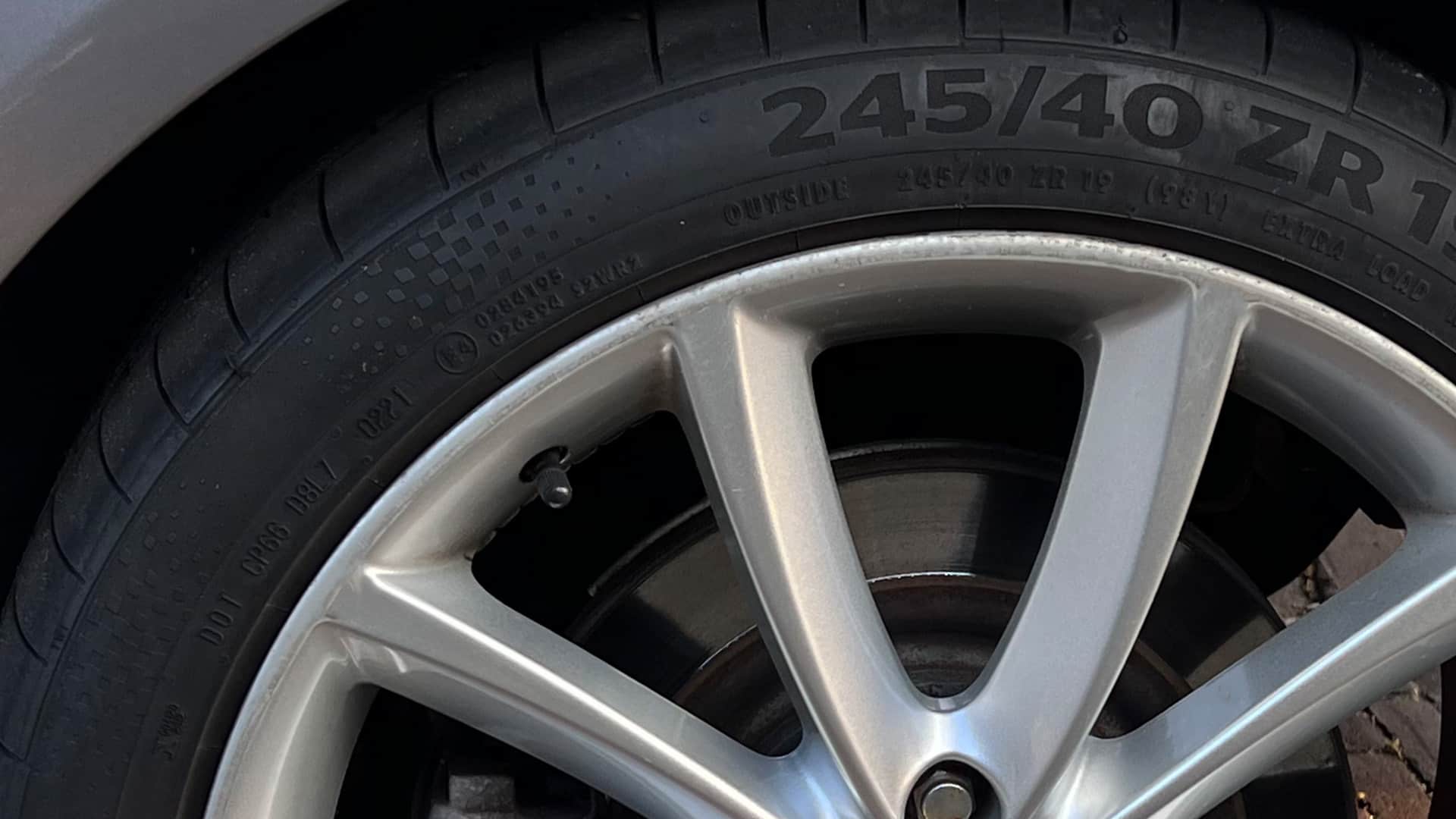 Metal Valve Stems Vs Rubber Exploring the Pros and Cons Tire Crunch