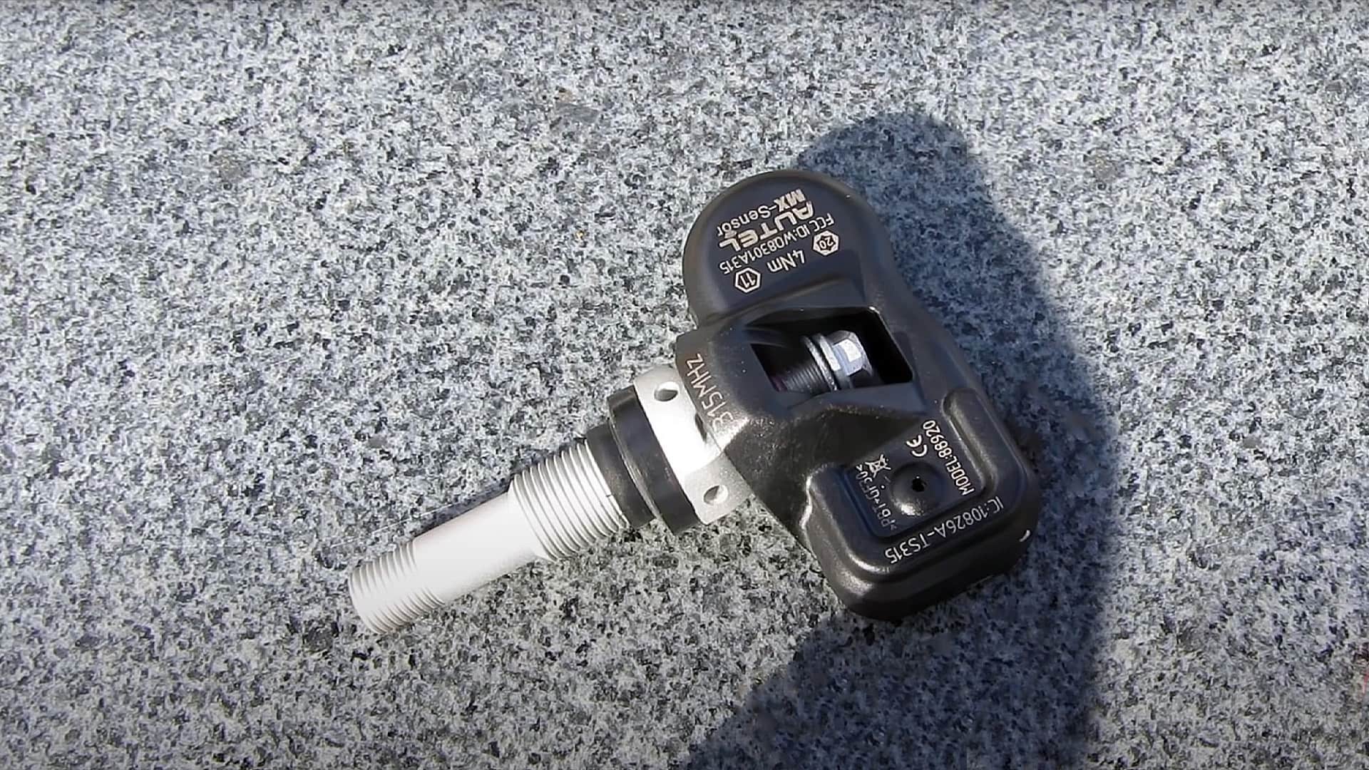 Metal Valve Stems Vs Rubber Exploring the Pros and Cons Tire Crunch